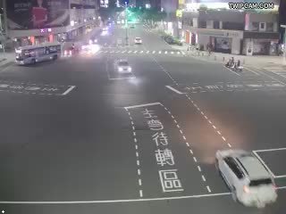 高雄市道路 中山一路、五福二路 距離921公尺