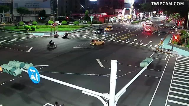 高雄市道路 中華四路、五福三路 距離808公尺