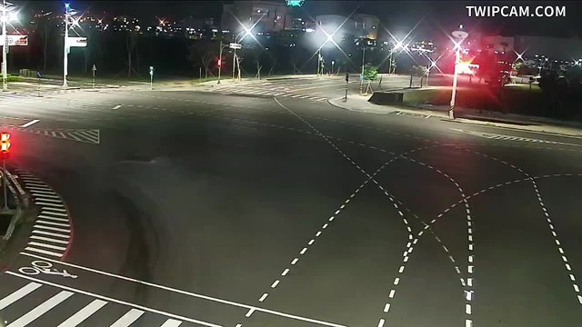 高雄市道路 中山三路、光華三路 距離936公尺