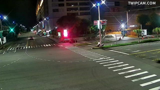 高雄市道路 中華五路、興發路 距離161公尺