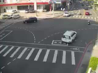 高雄市道路 二聖路、凱旋三路(東南角) 距離1.1公里