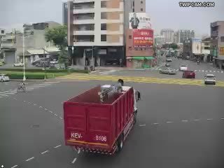 高雄市道路 凱旋四路、班超路 距離1.2公里