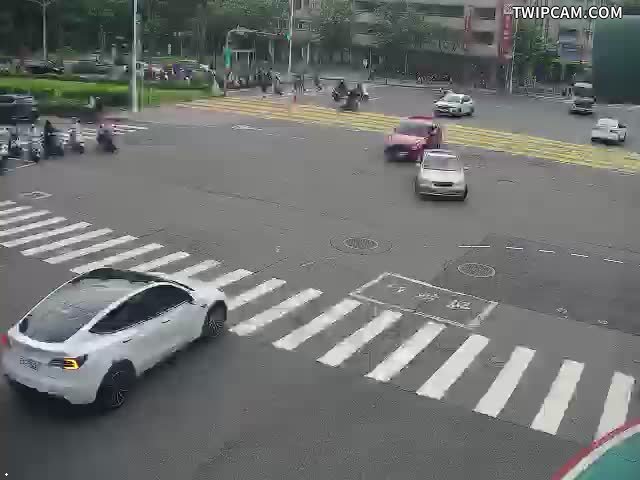 高雄市道路 舊凱旋四路、班超路 距離1.2公里