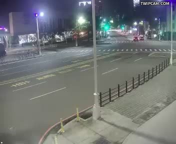 高雄市道路 海邊路、新田路 距離801公尺