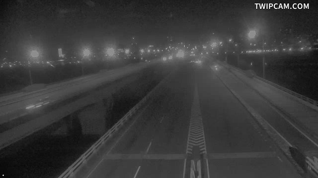 新北市道路 三重區中興橋(環河快速道路上匝道匯流處) 距離750公尺