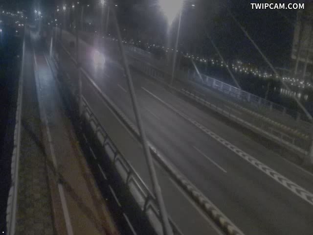 新北市道路 新北環快，南下斜張橋北側(人行步道) 距離1.5公里