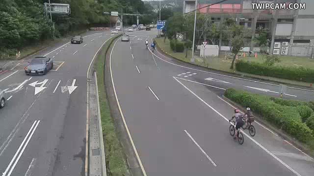 新北市道路 石碇區文山路一段、國五南下匝道口(西側號誌桿上) 距離2.4公里