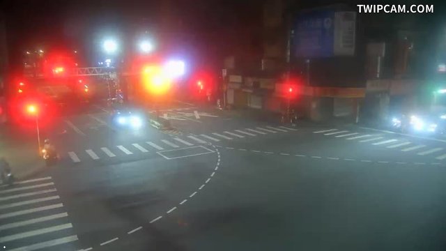 桃園市道路 (CCTV067)中壢區 中華路興仁路口(久丹努眼鏡行前號誌桿) 氣溫28.8℃