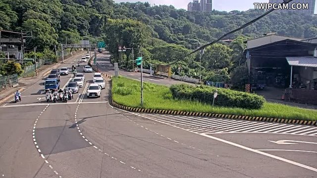 桃園市道路 (CCTV083)大溪區 康莊路武嶺橋口(中島號誌桿(有多支天羅地網) 距離40公尺
