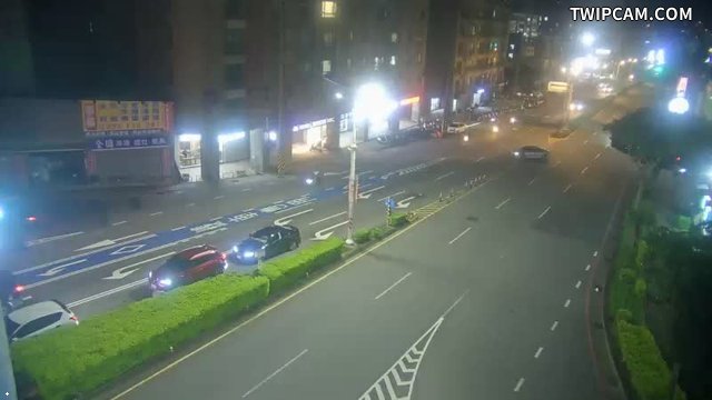 桃園市道路 (CCTV111)中壢區 中華路二段與忠義路前分隔島(昇降桿) 氣溫28.8℃