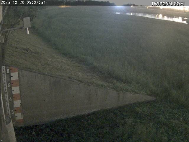 台南市道路 水利局 仁德滯洪南池 距離3公尺