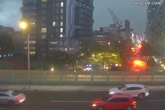 台北市道路 016-建國快忠孝 距離834公尺