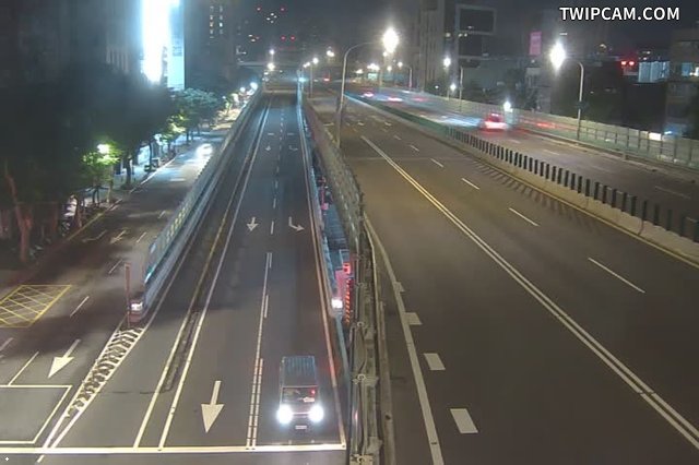 台北市道路 017-建國快長安 距離982公尺