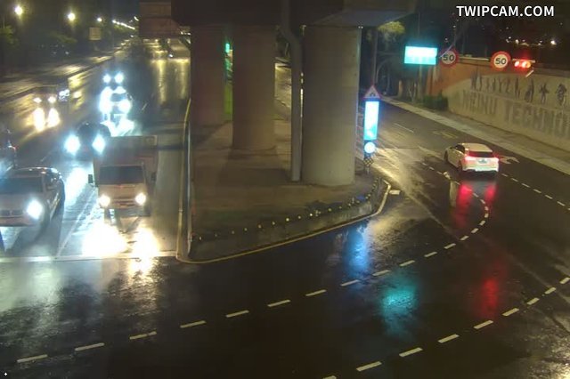 台北市道路 120-民權東路6段與堤頂大道1段路口號誌桿 距離1.2公里