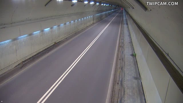 台北市道路 204-自強隧道往大直入口0K+20M 距離3公尺