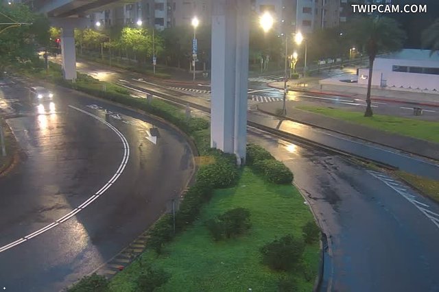 台北市道路 218-經貿一路環東大道槽化島 距離648公尺