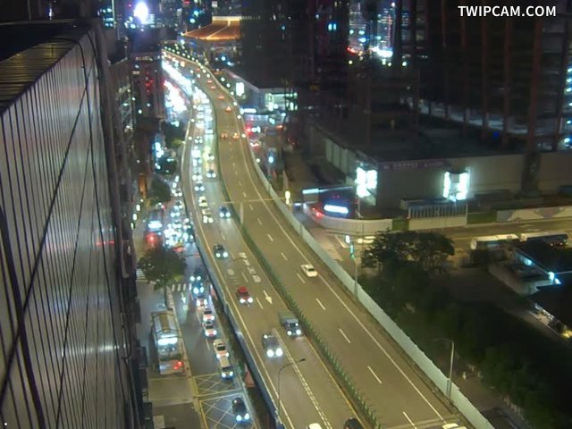 台北市道路 221-龍門大樓頂樓 距離640公尺