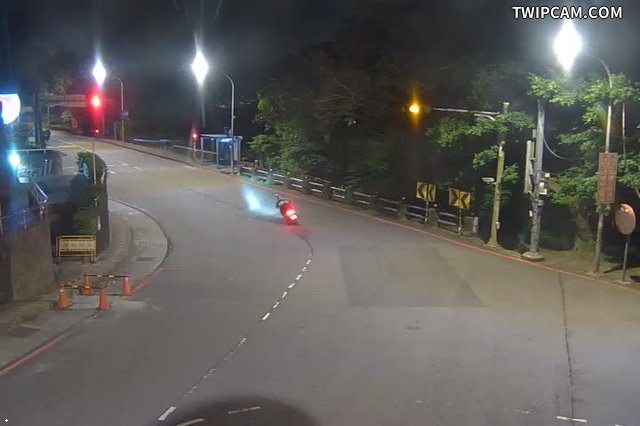 台北市道路 281-竹子湖派出所前