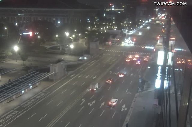 台北市道路 301-忠孝西路一段86號 距離385公尺