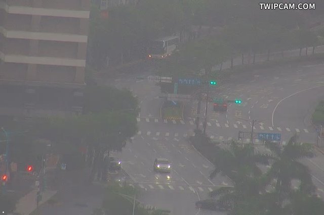 台北市道路 337-中華路一段39號1(台糖騰雲大樓頂樓西南角) 距離818公尺