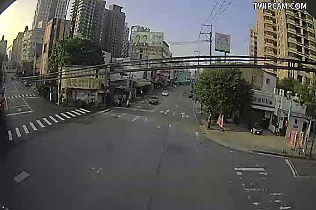 台中市道路 [07121]黎明路三段與上安路 (右側車流往台灣大道) Liming Rd/Shang'an Rd (Right side Traffic flow to Taiwan Blvd) 距離426公尺