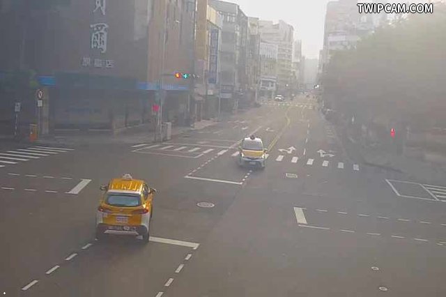 台中市道路 [03025 ]公益路/忠明南路(右側車流往市民廣場),Gongyi Rd/Zhongming S Rd (Right side Traffic flow to Taichung Citizens Square) 距離163公尺