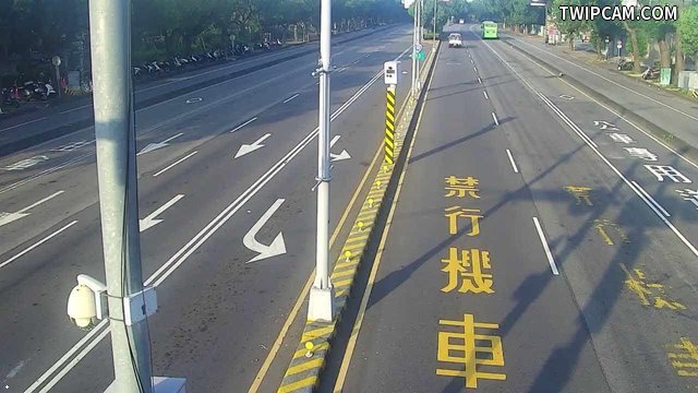 台中市道路 [07105]臺灣大道/東大路(右側車流往文心路),Taiwan Blvd/Dongda Rd (Right side Traffic flow to Wenxin Rd) 距離834公尺