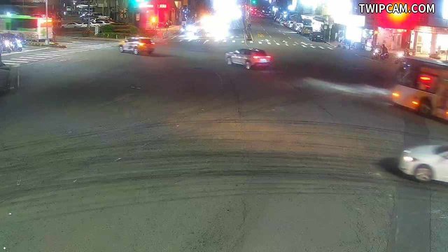 台中市道路 [04028]三民路/五權路/崇德路(右側車流往北屯路),Sanmin Rd/Wuquan Rd/Chongde Rd(Right side Traffic flow to Beitun Rd) 距離334公尺