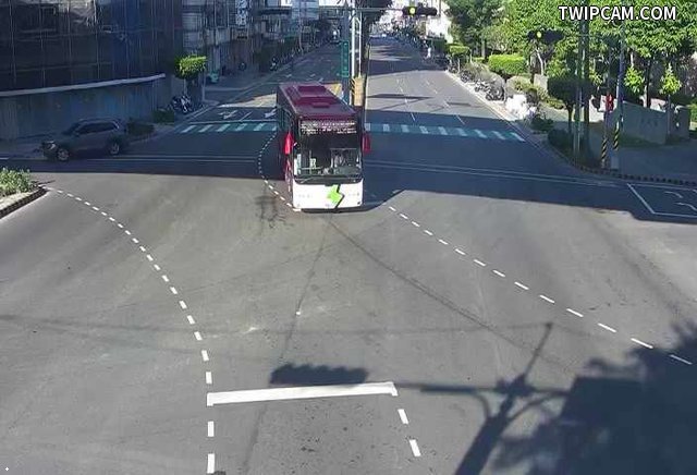 台中市道路 [20143]中正路/豐原大道(右側車流往豐原交流道),Zhongzheng Rd/Fengyuan Blvd (Right side Traffic flow to Fengyuan Blvd) 距離2.3公里