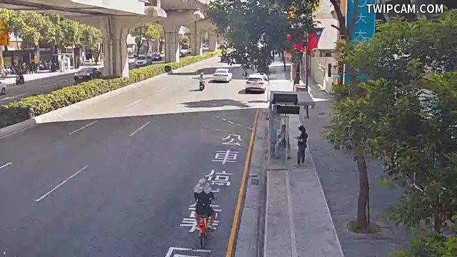 台中市道路 [07084]文心路/河南路(右側車流往中清路),Wenxin Rd/Henan Rd (Right side Traffic flow to Zhongqing Rd) 距離1.1公里