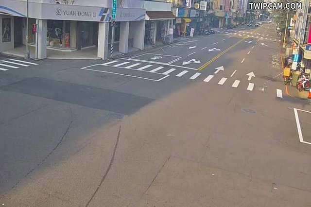 台中市道路 [03023]向上路/東興路(右側車流往文心路),Xiangshang Rd/Dongxing Rd (Right side Traffic flow to Wenxin Rd) 距離500公尺