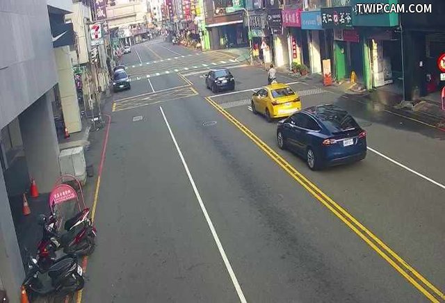 台中市道路 [20145]中正路/博愛街(右側車流往廟東夜市),Zhongzheng Rd/Bo'ai St (Right side Traffic flow to Miaodong Night Market) 距離910公尺