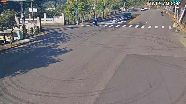 台中市道路 [06133]東山路/民德橋(右側車流往大坑圓環),Dongshan Rd/Minde Bridge (Right side Traffic flow to Dakeng) 距離3.1公里