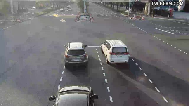 台中市道路 [07094]臺灣大道/河南路(右側車流往文心路),Taiwan Blvd/Henan Rd (Right side Traffic flow to Wenxin Rd) 距離300公尺