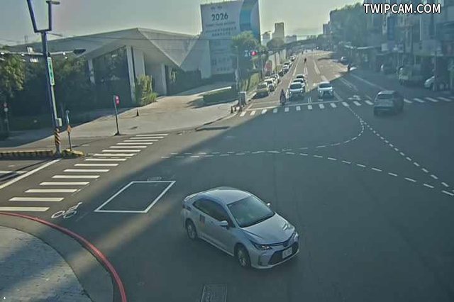 台中市道路 [07106]河南路/凱旋路(右側車流往文心路),Henan Rd/Kaixuan Rd (Right side Traffic flow to Wenxin Rd) 距離451公尺