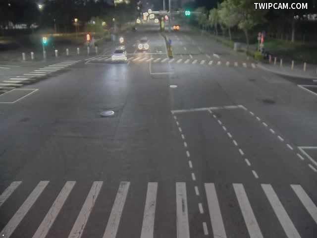 台中市道路 [08134]五權西路/向上路(右側車流往南屯交流道),Wuquan W. Rd/Wenxin Rd (Right side Traffic flow to Nantun Interchange) 距離930公尺