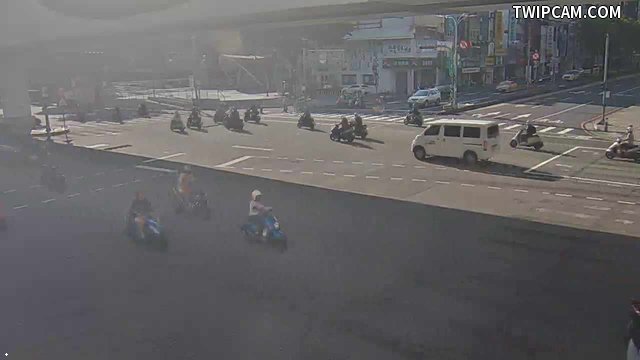 台中市道路 [06056]中清路/文心路(右側車流往進化北路),Zhongqing Rd/Wenxin Rd (Right side Traffic flow to Jinhua N. Rd) 距離1.2公里