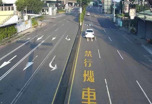 台中市道路 [08136]五權西路/龍富路(右側車流往南屯交流道),Wuquan W. Rd/Wenxin Rd (Right side Traffic flow to Nantun Interchange) 距離784公尺