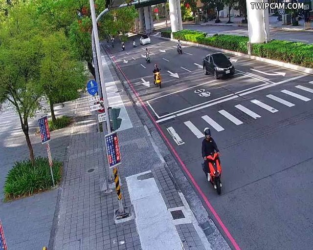 台中市道路 [07166]文心路/大墩十九街(右側車流往台灣大道) Wenxin Rd/Dadun 19th St.(Right side Traffic flow to Taiwan Blvd) 距離977公尺