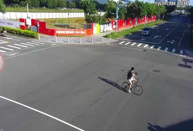 台中市道路 [07075]中科路/經貿五路(右側車流往環中路)Zhongke Rd./Jingmao 5th Rd.((Right side Traffic flow to Huanzhong Rd.) 距離499公尺