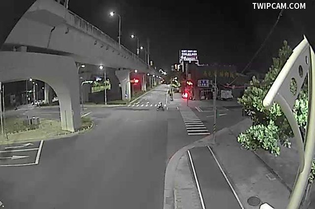 台中市道路 [06190]環中路/昌平路(右側車流往中清路)/Huanzhong Rd./Changping Rd . (Right side Traffic flow to Zhongqing Rd.) 距離26公尺