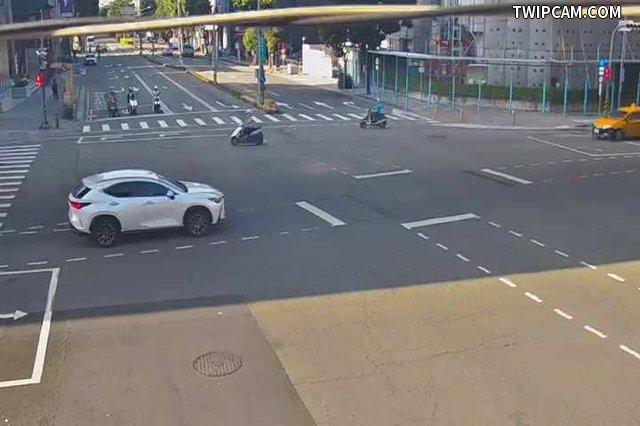 台中市道路 [06204]崇德路二段/文心路四段(右側車流往進化北路),Sec. 2, Chongde Rd/Sec. 4, Wenxin Rd(Right side Traffic flow to Jinhua N. Rd) 距離1.2公里