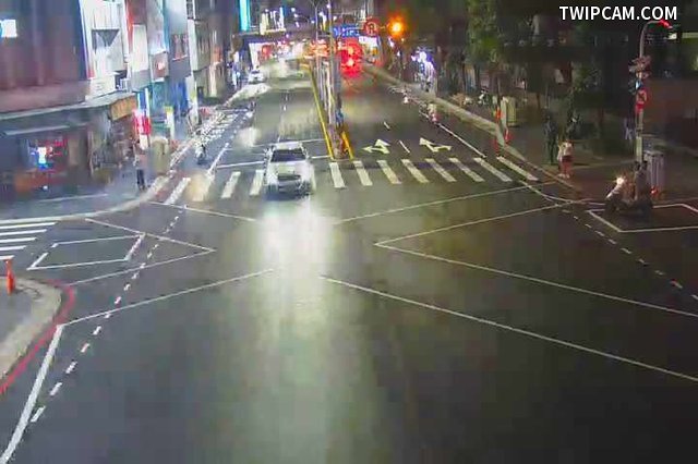 台中市道路 [04207]三民路/育才街(右側車流往公園路) Sanmin Rd./Yucai St.(Right side Traffic flow to Gongyuan Rd.) 距離650公尺