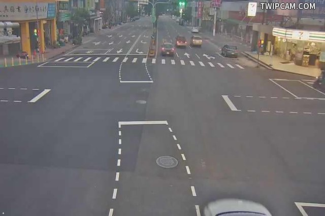 台中市道路 [08249]五權西路/東興路(右側車流往工業區)Wuquan W. Rd./Dongxing Rd.(Right side Traffic flow to industrial area) 距離2.3公里
