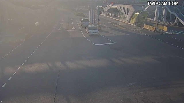 台中市道路 [07254]台灣大道/國際街(右側車流往台中車站),Taiwan Blvd/International Street. (Right side Traffic flow to Taichung Station) 距離1.7公里