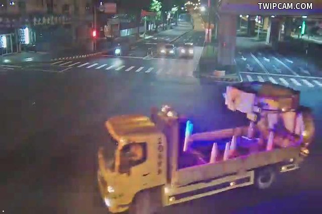 台中市道路 [07258 ]環中路/西屯路(車流往中清路) Huanzhong Rd./Xitun Rd. (Traffic flow to Zhongqing Rd.) 距離685公尺