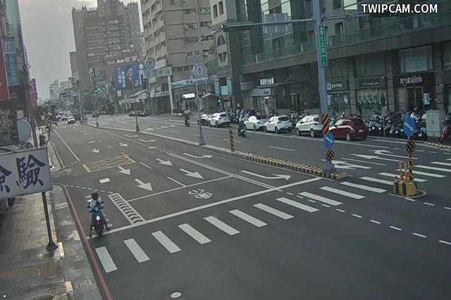 台中市道路 [04273]進化北路/學士路(右側車流往崇德路) Jinhua N. Rd./Xueshi Rd. (Right side Traffic flow to Chongde Rd.)