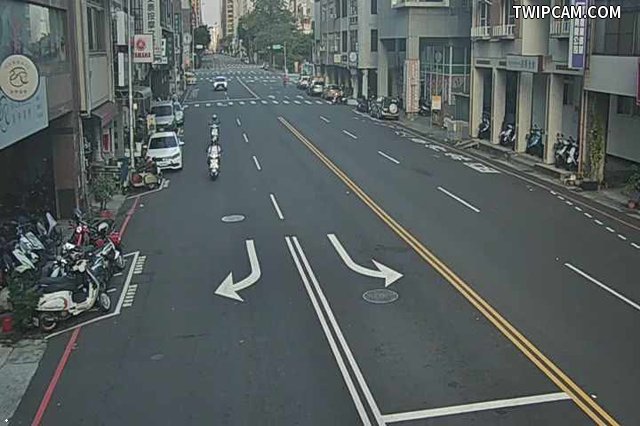 台中市道路 [03274]向上路/民權路 (右側車流往環中路) Xiangshang Rd./Minquan Rd.(Right side Traffic flow to Huanzhong Rd.) 距離687公尺