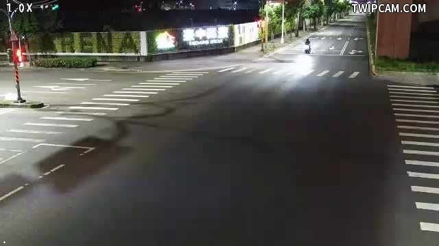 台中市道路 [06306]環中路/榮德路(車流往崇德路)Huanzhong Rd./ Rongde Rd. (traffic flow to Chongde Rd.) 距離850公尺