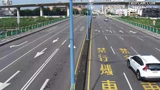 台中市道路 [12310]甲堤南路/立元一橋 (右側車流往德芳南路) Jiati S. Rd./Liyuan No.1 Bridge (Right side Traffic flow to Defang S. Rd.) 距離176公尺